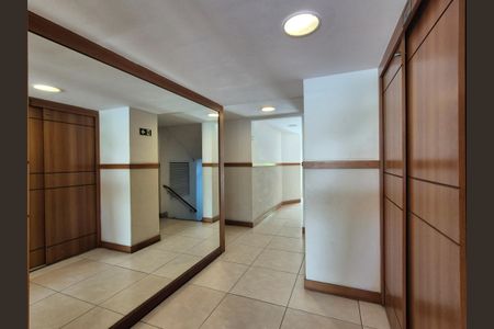 Apartamento à venda com 132m², 2 quartos e 1 vagaHall de Entrada 