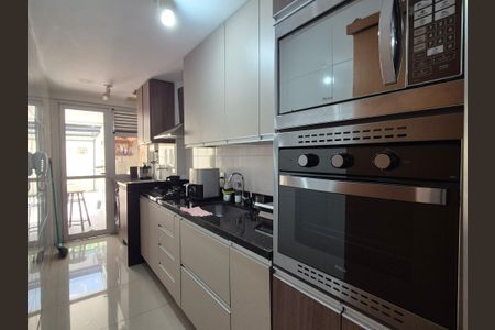 Apartamento à venda com 132m², 2 quartos e 1 vagaCozinha 