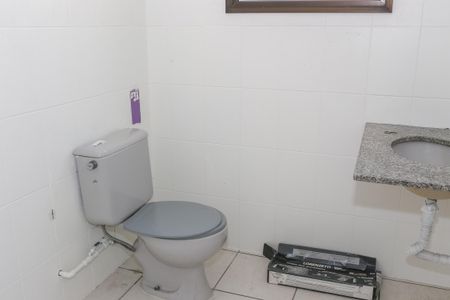 Casa para alugar com 140m², 2 quartos e 6 vagasBanheiro