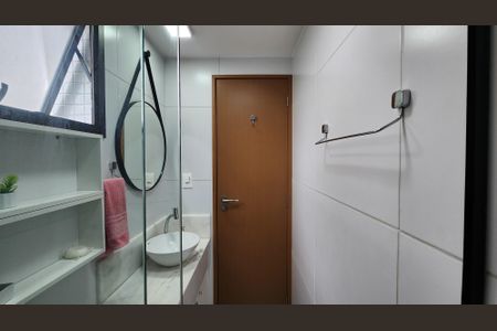 Banheiro  de kitnet/studio para alugar com 1 quarto, 29m² em Barra, Salvador