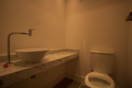 Lavabo  de apartamento para alugar com 1 quarto, 40m² em Boa Vista, Porto Alegre