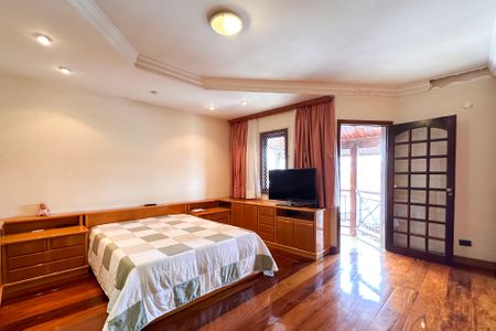 Casa à venda com 350m², 4 quartos e 4 vagas Casa à venda com 350m², 4 quartos e 4 vagasSuíte 2