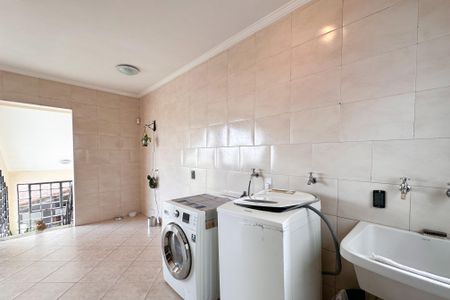 Casa à venda com 350m², 4 quartos e 4 vagas Casa à venda com 350m², 4 quartos e 4 vagasÁrea de Serviço