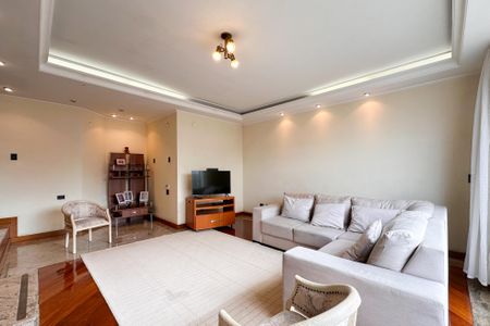 Casa à venda com 350m², 4 quartos e 4 vagas Casa à venda com 350m², 4 quartos e 4 vagasSala