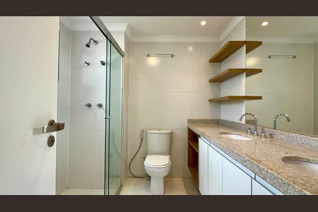 Apartamento à venda com 162m², 4 quartos e 2 vagas Apartamento à venda com 162m², 4 quartos e 2 vagasBanheiro da Suíte 2