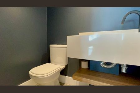 Apartamento à venda com 162m², 4 quartos e 2 vagas Apartamento à venda com 162m², 4 quartos e 2 vagasLavabo