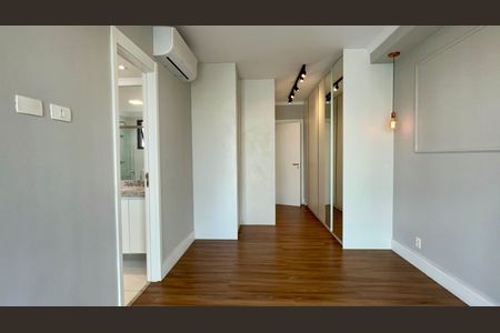 Apartamento à venda com 162m², 4 quartos e 2 vagas Apartamento à venda com 162m², 4 quartos e 2 vagasSuíte 2