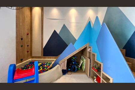 Apartamento à venda com 162m², 4 quartos e 2 vagas Apartamento à venda com 162m², 4 quartos e 2 vagasBrinquedoteca