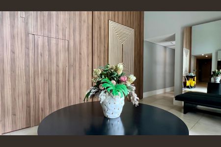 Apartamento à venda com 162m², 4 quartos e 2 vagas Apartamento à venda com 162m², 4 quartos e 2 vagasHall de entrada