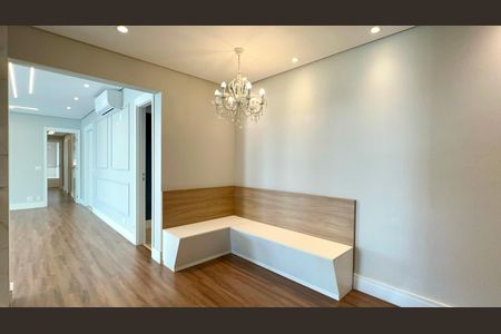 Apartamento à venda com 162m², 4 quartos e 2 vagas Apartamento à venda com 162m², 4 quartos e 2 vagasSala de Jantar