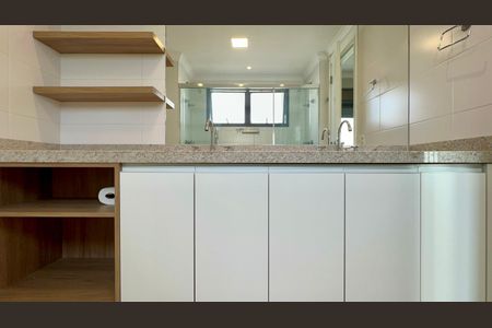 Apartamento à venda com 162m², 4 quartos e 2 vagas Apartamento à venda com 162m², 4 quartos e 2 vagasBanheiro da Suíte 2