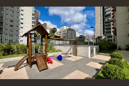 Apartamento à venda com 162m², 4 quartos e 2 vagas Apartamento à venda com 162m², 4 quartos e 2 vagasPlayground