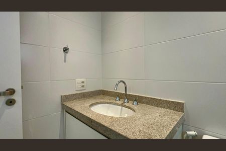 Apartamento à venda com 162m², 4 quartos e 2 vagas Apartamento à venda com 162m², 4 quartos e 2 vagasBanheiro da Suíte 1