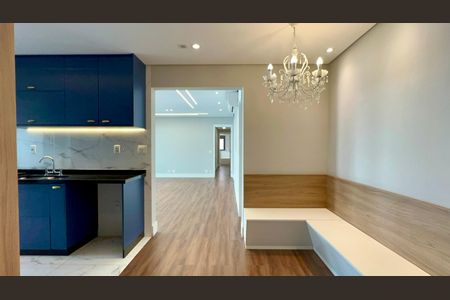 Apartamento à venda com 162m², 4 quartos e 2 vagas Apartamento à venda com 162m², 4 quartos e 2 vagasSala de Jantar