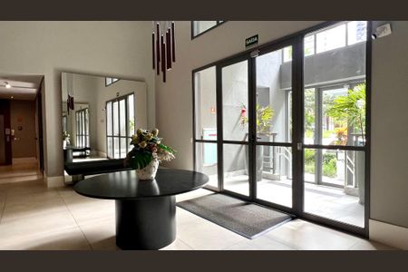 Apartamento à venda com 162m², 4 quartos e 2 vagas Apartamento à venda com 162m², 4 quartos e 2 vagasHall de entrada