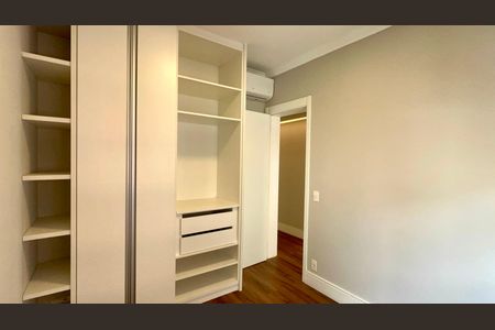 Apartamento à venda com 162m², 4 quartos e 2 vagas Apartamento à venda com 162m², 4 quartos e 2 vagasQuarto 2