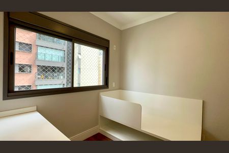 Apartamento à venda com 162m², 4 quartos e 2 vagas Apartamento à venda com 162m², 4 quartos e 2 vagasSuíte 1