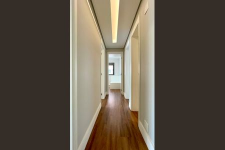 Apartamento à venda com 162m², 4 quartos e 2 vagas Apartamento à venda com 162m², 4 quartos e 2 vagasCorredor