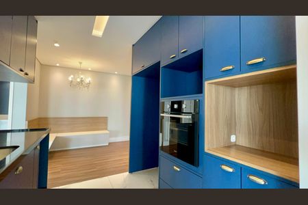 Apartamento à venda com 162m², 4 quartos e 2 vagas Apartamento à venda com 162m², 4 quartos e 2 vagasCozinha