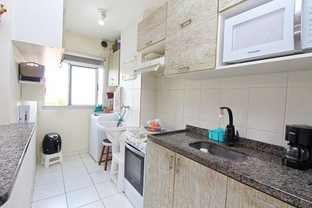 Cozinha  de apartamento para alugar com 2 quartos, 51m² em Glória, Porto Alegre