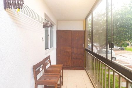 Varanda  de apartamento para alugar com 2 quartos, 55m² em Humaitá, Porto Alegre