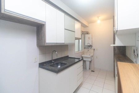Cozinha  de apartamento para alugar com 2 quartos, 55m² em Humaitá, Porto Alegre