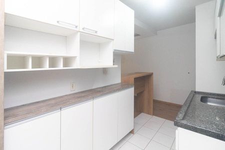 Cozinha  de apartamento para alugar com 2 quartos, 55m² em Humaitá, Porto Alegre