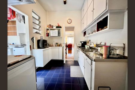 Apartamento à venda com 117m², 3 quartos e sem vaga Apartamento à venda com 117m², 3 quartos e sem vagaCozinha