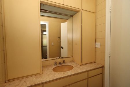 Apartamento para alugar com 450m², 5 quartos e 2 vagasBanheiro da Suíte 1 e 2