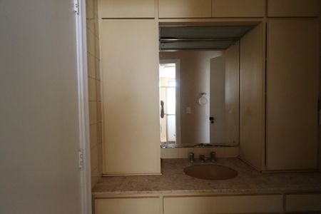 Apartamento para alugar com 450m², 5 quartos e 2 vagasBanheiro da Suíte 1 e 2