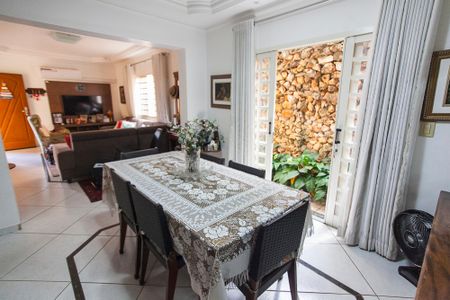 Casa para alugar com 180m², 4 quartos e 3 vagasSala