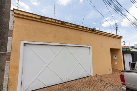 Casa para alugar com 180m², 4 quartos e 3 vagasFachada
