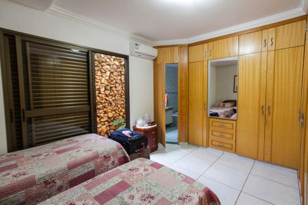 Casa para alugar com 180m², 4 quartos e 3 vagasSuite 1