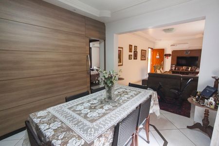 Casa para alugar com 180m², 4 quartos e 3 vagasSala