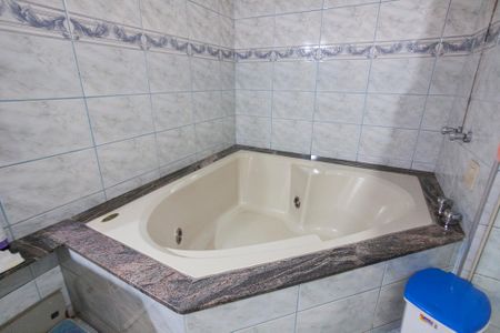 Casa para alugar com 180m², 4 quartos e 3 vagasBanheiro da Suite 1