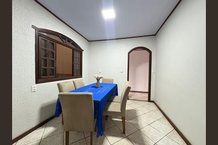 Casa para alugar com 3 quartos, 160m² em Flávio Marques Lisboa, Belo Horizonte