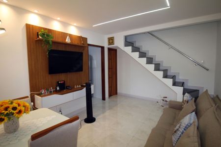 Sala de casa à venda com 2 quartos, 64m² em Irajá, Rio de Janeiro