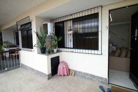 Casa à venda com 64m², 2 quartos e 2 vagasVaranda da sala