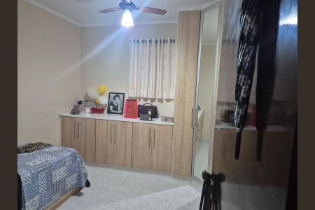 Quarto de casa à venda com 2 quartos, 32m² em Parque Sao Luis, São Paulo