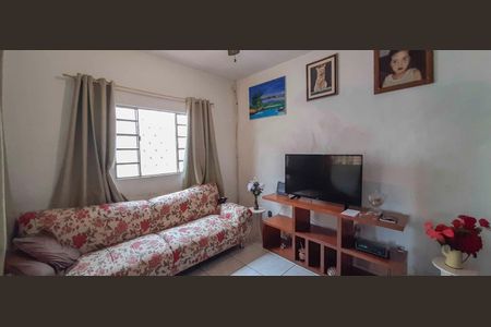 Sala de Estar de casa à venda com 3 quartos, 160m² em Quitaúna, Osasco