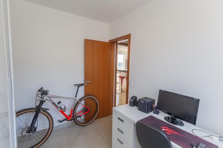 Quarto 1 de apartamento para alugar com 2 quartos, 56m² em Alvorada, Belo Horizonte