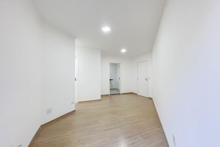 Sala de casa de condomínio à venda com 2 quartos, 52m² em São Pedro, Osasco
