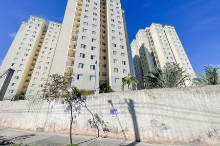 Casa de condomínio à venda com 52m², 2 quartos e 1 vaga Casa de condomínio à venda com 52m², 2 quartos e 1 vagaFachada
