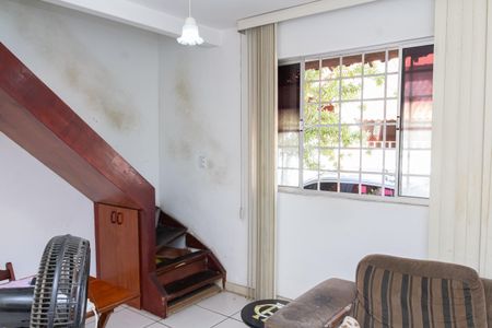 Casa de condomínio para alugar com 71m², 2 quartos e 1 vaga Casa de condomínio para alugar com 71m², 2 quartos e 1 vagaSala