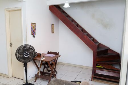 Casa de condomínio para alugar com 71m², 2 quartos e 1 vaga Casa de condomínio para alugar com 71m², 2 quartos e 1 vagaSala