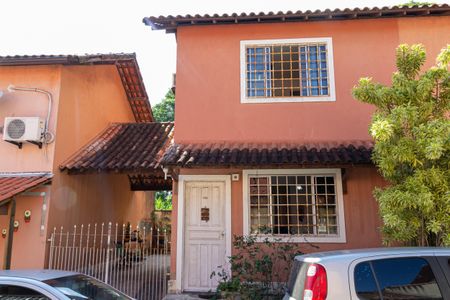 Casa de condomínio para alugar com 71m², 2 quartos e 1 vaga Casa de condomínio para alugar com 71m², 2 quartos e 1 vagaFachada