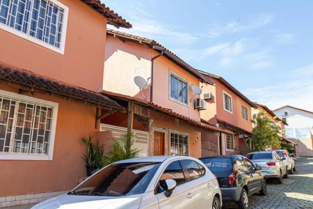 Casa de condomínio para alugar com 71m², 2 quartos e 1 vaga Casa de condomínio para alugar com 71m², 2 quartos e 1 vagaFachada
