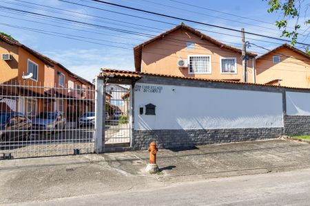 Casa de condomínio para alugar com 71m², 2 quartos e 1 vaga Casa de condomínio para alugar com 71m², 2 quartos e 1 vagaFachada
