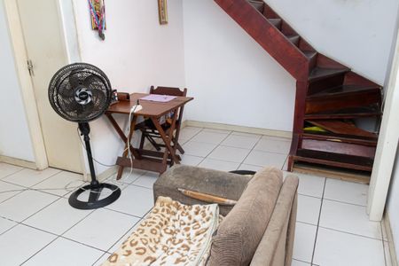 Casa de condomínio para alugar com 71m², 2 quartos e 1 vaga Casa de condomínio para alugar com 71m², 2 quartos e 1 vagaSala