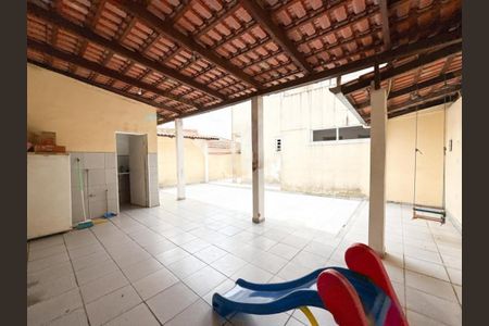 Casa à venda com 300m², 4 quartos e 2 vagas